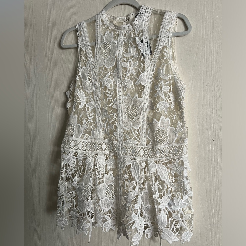 New Express Lace Top Size L